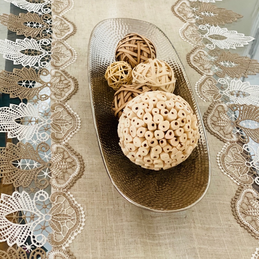 Table Runner - Picture 4 of 4